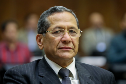 El asambleísta Luis Almeida del PSC votó a favor del informe de las pensiones vitalicias.