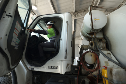 Holcim inició hoy con su programa ‘Mujeres al Volante’, primera escuela de conducción de maquinaria pesada solo para mujeres.