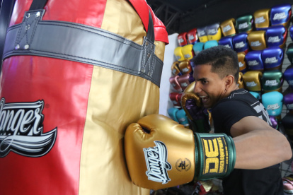 Preparación. Emilio Linares, peleador ecuatoriano que pugna por entrar en la UFC, se alista para su nuevo combate.