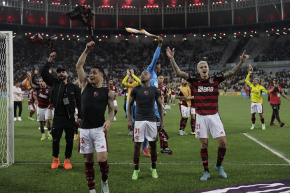 Los jugadores del Flamengo celebran el paso a la final de la Copa Libertadores.