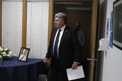 Anuncio. El embajador Chris Campbell lamentó el deceso de la monarca.