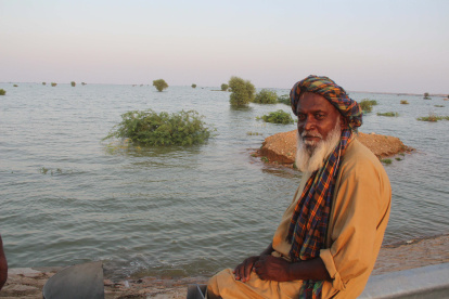 Las inundaciones afectan a los pakistaníes desde medados de junio pasado.