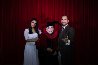 Viviana Rodríguez, Alex Rodríguez y Marc Sala, parte del elenco de la obra.