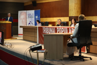 Durante la audiencia de juzgamiento simulada, los familiares de las víctimas dieron su testimonio de lo sucedido.