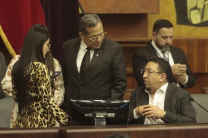 El asambleísta Luis Almeida antes de irse del pleno del legislativo, el 8 de septiembre.