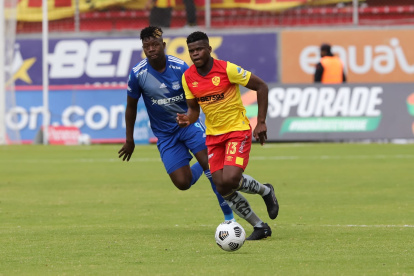 Aucas y Emelec no se han hecho daño en estos primeros 45 minutos en Chillogallo.