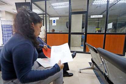 Trabas. En el sistema de salud público y de justicia, las mujeres abusadas sufren un letargo de sus casos.