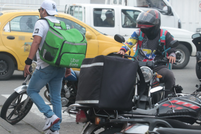 Situación. Las plataformas digitales se han convertido en una opción para trabajadores desempleados.