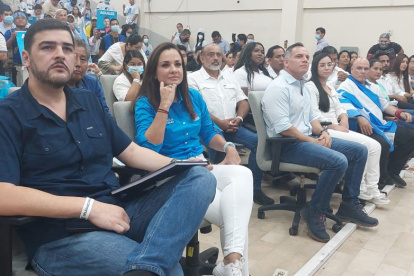 El exdirigente deportivo, Aquiles Álvarez llegó a las 11:00 de este lunes 12 de septiembre a inscribir su candidatura para la Alcaldía de Guayaquil.