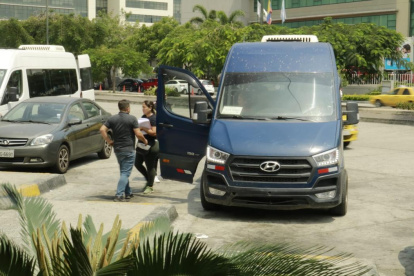 La empresa ofrece paquetes turísticos y estos en ocasiones incluyen enlaces con transportes autorizados y con permisos de la ANT, aseguran