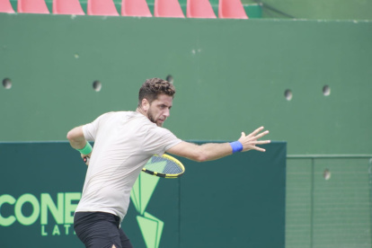 El tenista guayaquileño entrena desde el sábado en la sede del Salinas Tenis y Golf Club.