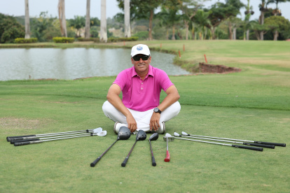 Abdallah pratica el golf desde los 4 años. En la actualidad también enseña este deporte.