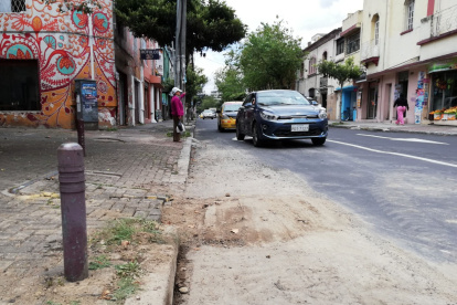 La calle luce seca luego de que se solventó el problema que se extendió varias semanas.