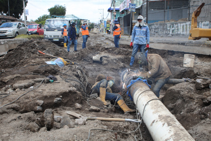 Reparaciones. Los trabajos para arreglar el desperfecto durarán 24 horas, mientras tanto el servicio estará suspendido.
