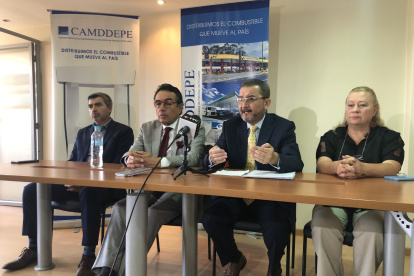 La Camddepe dio ayer una rueda de prensa para manifestar su postura sobre el margen de ganancias de los combustibles.