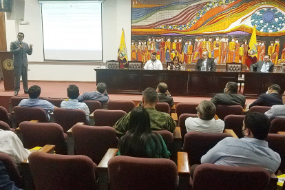 Pablo Beltrán, presidente del CES, hizo una presentación inicial de la propuesta de reforma.