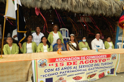 Ceremonia. La Asociación ‘15 de Agosto’ fue la primera organización de dueños de comedores que se formó en Playas. Hace poco celebró su aniversario y recordó esta historia.