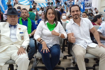 Inscripción. Héctor Vanegas encontró en Mover apoyo para su candidatura a la Prefectura del Guayas.