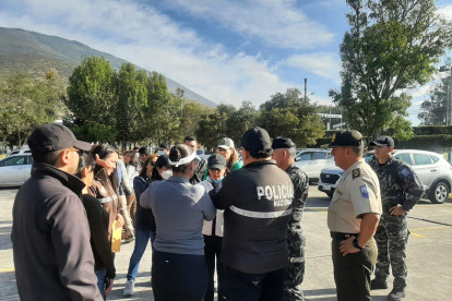 Hoy a la búsqueda se sumaron 40 familiares de la abogada desaparecida.