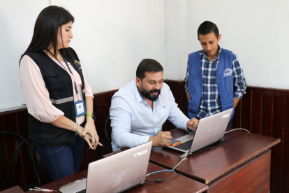 Soporte. Los partidos políticos aceleraron las inscripciones de sus candidatos el fin de semana.