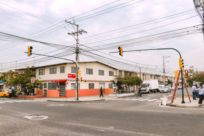 Instalación. Los semáforos se colocaron este fin de semana.