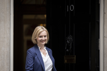 Liz Truss, primera Ministra del Reino Unido, comienza sus reuniones internacionales. EFE