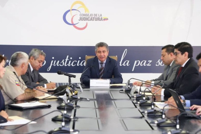 En a la cita, con autoridades de alto nivel, se expuso los peligros que corren los jueces y fiscales con determinados casos.