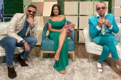 Nino Touma y Luis Tippán con Dora.