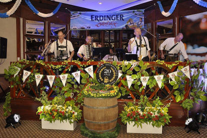 El grupo Deluxe se ha presentado por más de dos décadas en el hotel Hilton Colón.