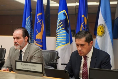 Mauricio Claver-Carone, presidente del BID y Richard Martínez, vicepresidente de Países de la entidad.