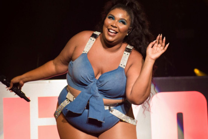 La rapera Lizzo habla y canta seguido acerca de la confianza que hay que tener en el cuerpo de cada uno.