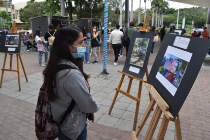 Los trabajos fueron exhibidos en la plazoleta de la integración de la Universidad de Guayaquil.