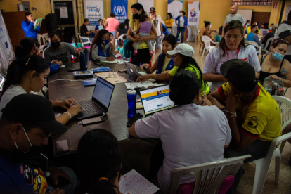 Atención. Migrantes señalan dificultades para inscribir en el Registro Civil.