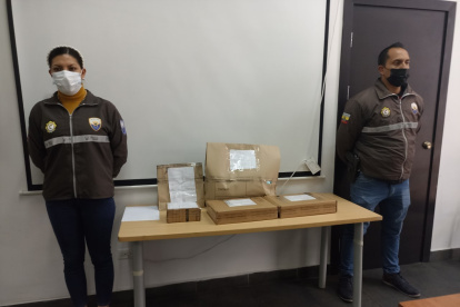 Latacunga. La Policía muestra parte de las evidencias obtenidas durante el operativo.