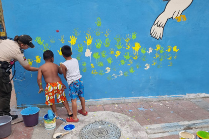 Los niños, acompañados de sus madres participaron de la jornada.