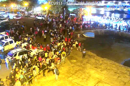 Mediante el sistema de videovigilancia del  ECU 911 se visualiza a las embarcaciones que, al momento, reanudan las labores de búsqueda