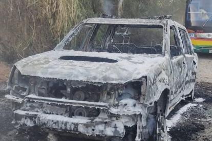 Hecho. Según el comandante general de la Policía Nacional la patrulla fue incinerada por los atacantes.