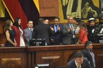 Cambios. Los suplentes de nueve asambleístas que renunciaron para ser candidatos tomaron ayer posesión.