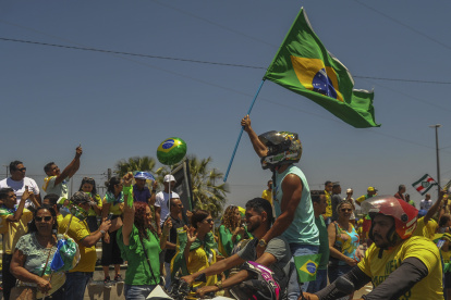 Los brasileños tienen una cita en las urnas este domingo para escoger a su nuevo presidente.
EFE/Felipe Iruatã