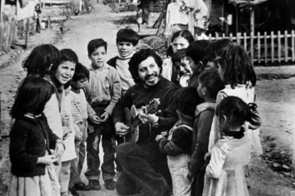 Memorias. Víctor Jara, en una imagen sin fechar facilitada por la fundación chilena que lleva su nombre.