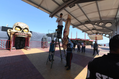 Hecho. La tarde del sábado 1 de octubre se retiraron los monigotes.