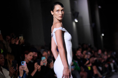 Bella Hadid en el Paris Fashion Week