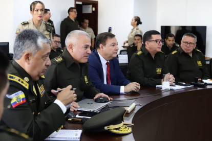 Cita. Miembros de la Cúpula Policial se reunieron este lunes 3 de octubre con el nuevo ministro del Interior.