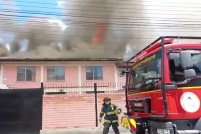 Suceso. 17 miembros del Cuerpo de Bomberos acudieron