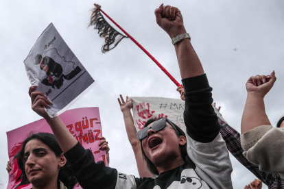 Foto del pasado dos de octubre de una protesta en Estambul por la muerte de Mahsa Amini.