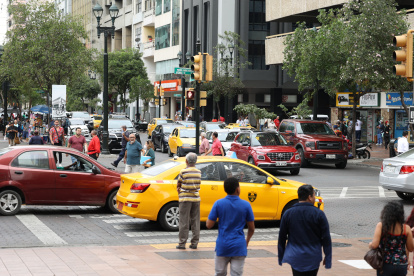 Menos carros y más espacio para el peatón pueda recorrer el centro de la ciudad, es lo que quiere la ciudadanía.