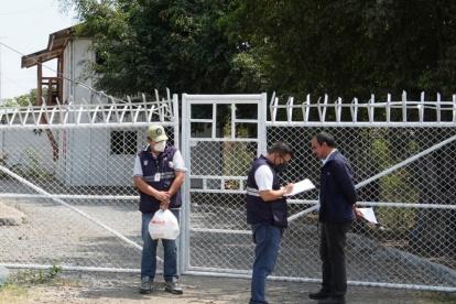 Acción.- Delegados del ministerio de Agricultura intentan recuperar fertilizante que está retenido de forma ilegal.