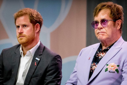 El príncipe Harry y Elton John.