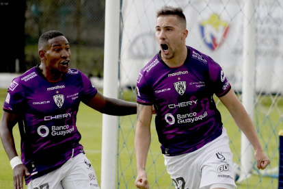 El delantero argentino, Jonatan Bauman, anotó los dos goles para la victoria de Independiente del Valle sobre El Nacional, en el estadio General Rumiñahui, en Sangolquí.