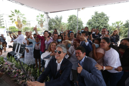 Recorridos. El presidente Guillermo Lasso reveló que habló con Correa durante una visita a Manabí, el jueves. Ayer cumplió agenda en Guayaquil.